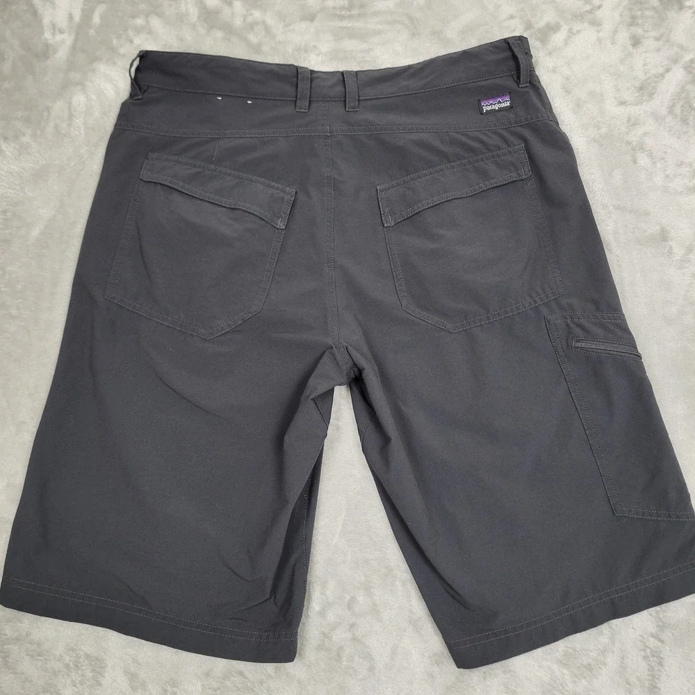 Patagonia Men's Black Size 33 Shorts Lightweight Performance Hiking Outdoor
